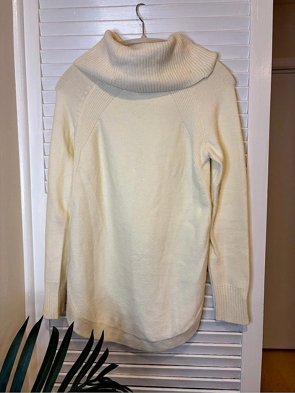 Moth by Anthropologie Cream Cowl Neck Oversized Sweater Size S Soft Fall Winter